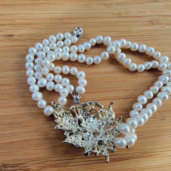 Vintage-supply Women's White and Cream Jewellery - Picture 4 of 7